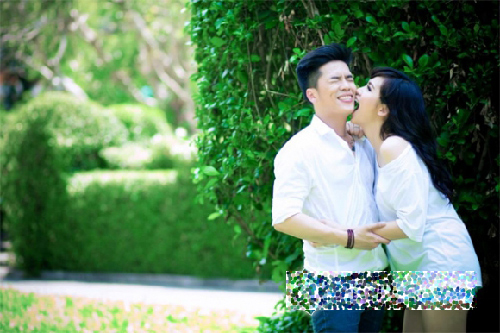 Điều này chứng tỏ Diễm Hương phải rất yêu chồng sắp cưới và tự hào về anh.