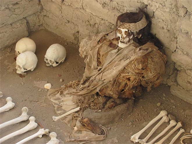 Chủ nhân của những ngôi mộ trong nghĩa trang thuộc về nền văn minh Nazca.