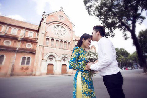 Trên trang cá nhân của mình, Diễm Hương cùng chồng sắp cưới vừa tung ra loạt ảnh cưới của mình.