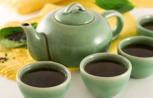 Trà đen và ngũ cốc: khi ăn thực phẩm giàu chất sắt như ngũ cốc, bạn hãy đợi ít nhất một giờ sau mới uống trà.