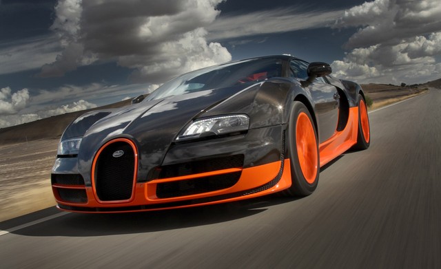 Bugatti Veryon Super Sport, trọng lượng: 1.888 kg, công suất: 1.200 mã lực, tTỷ số công suất/trọng lượng: 636 mã lực/tấn.