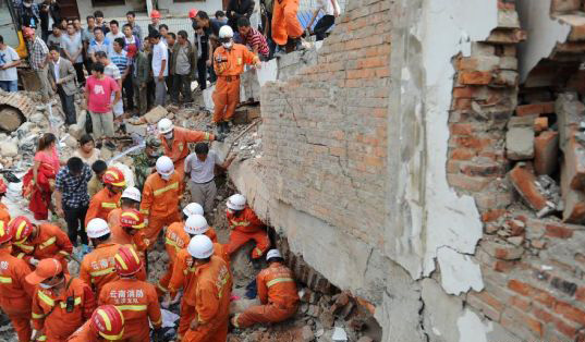 Trước đó, vào hồi đầu tháng 8 một trận động đất lớn cũng xảy ra tại đây khiến ít nhất 615 người thiệt mạng và 3.000 người bị thương.