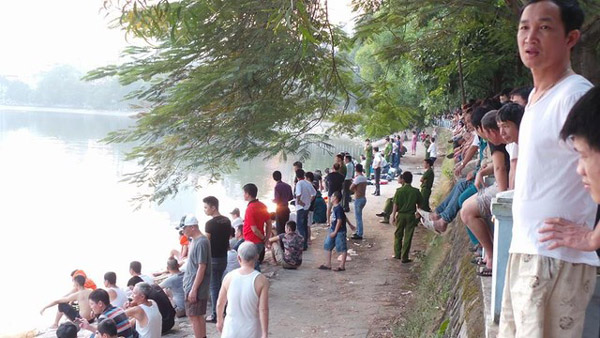 Vụ đuối nước xảy ra vào khoảng 14 giờ ngày 12/10, ở hồ Hoàng Cầu, thuộc địa bàn quận Đống Đa, Hà Nội.