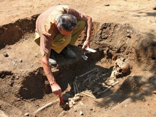 Mới đây, các nhà khảo cổ phát hiện một địa điểm được cho là nơi chôn cất các 'ma cà rồng' tại ngôi đền cổ Perperion, thủ đô Sofia của Bulgaria.