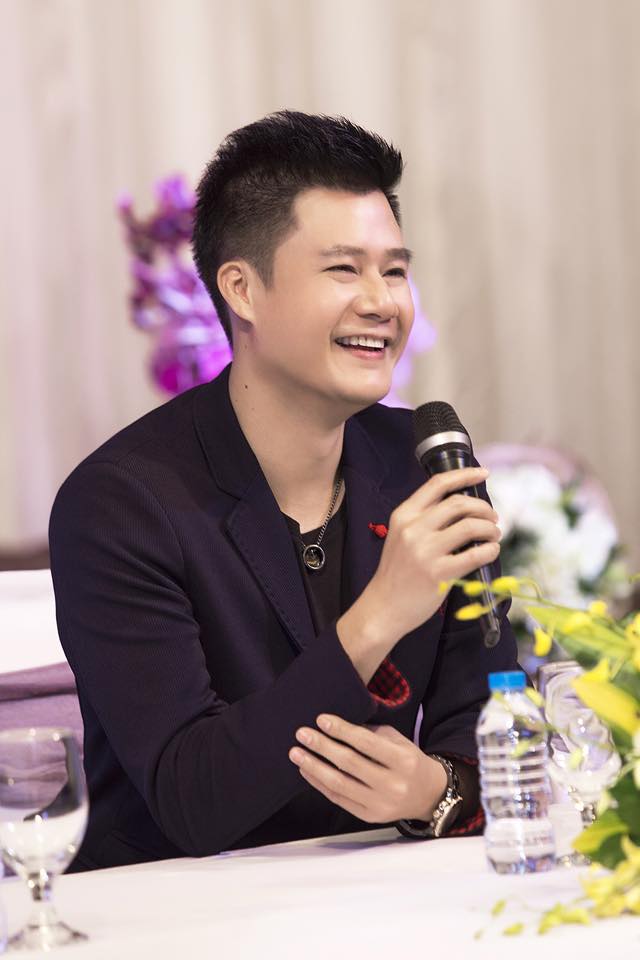 Thanh Thảo chia sẻ hình ảnh Quang Dũng trong buổi họp báo ra mắt album nhạc mới.
