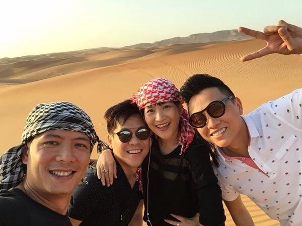 Vợ chồng Bình Minh đang khám phá sa mạc tại Dubai.