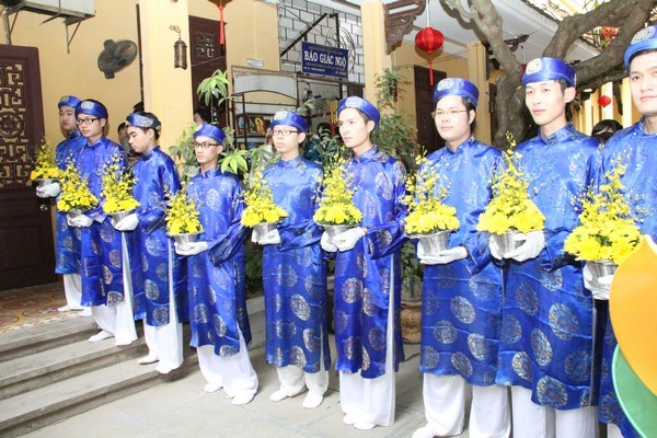 Trước đó, ngày 13/10, tại chùa Quán Sứ (Hà Nội) đã diễn ra lễ 'Hằng thuận' của Trần Thị Quỳnh Ngọc và chú rể Nguyễn Đức Thiện.