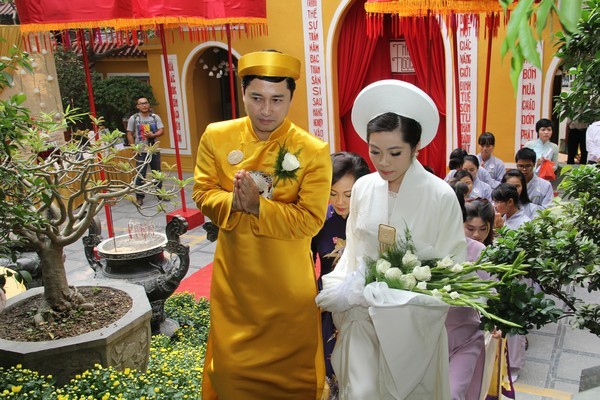 Ái nữ của cựu chủ tịch Trần Văn Cường, bà Trần Thị Quỳnh Ngọc ít xuất hiện trước công chúng nên những thông tin về cô khá ít.