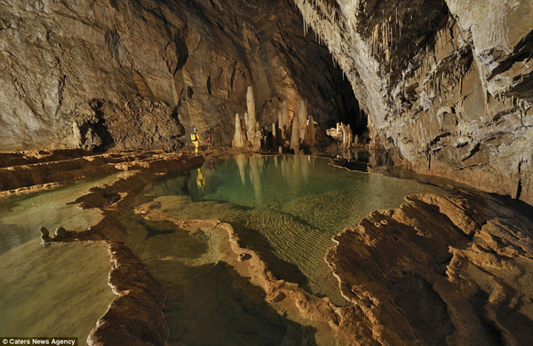 Đây là một nhánh hang tuyệt đẹp trong một hang động tại Pháp.
