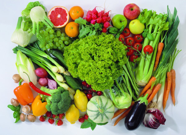 Các loại rau có màu xanh sậm cùng với cải xoăn, cải lá, bông cải… chứa một lượng cao vitamin, khoáng chất và chất chống oxy hóa mà nó có khả năng bảo vệ cơ thể chống lại bệnh lý tim mạch.