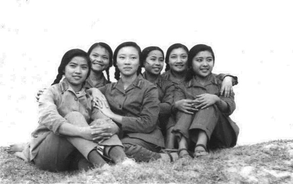 Dung nhan của những cô gái trẻ trong màu áo lính thời chiến ở Việt Nam, tất cả họ đều đã góp phần viết nên lịch sử dân tộc ta.