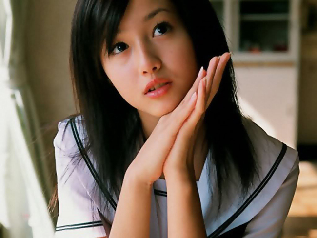 Mang trong mình dòng máu lai, Sawajiri Erika sở hữu vẻ đẹp trong sáng, thánh thiện và hoàn hảo.