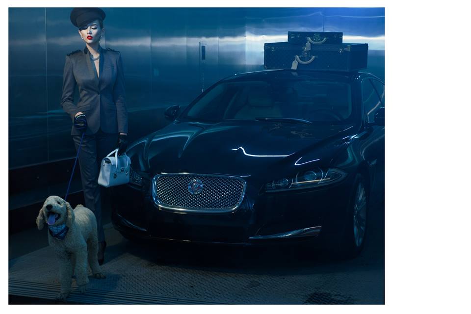 Hoàng Yến gợi cảm trong bộ ảnh mới chụp cùng xe sang Jaguar, đăng trên Tạp chí đẹp tháng 10/2014.