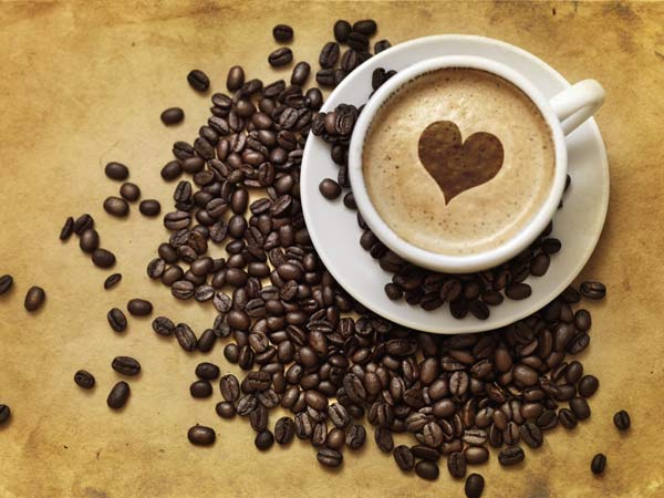 Không nên để cà phê vào tủ lạnh, ngăn lạnh, bởi nhiệt độ gây ngưng tụ ảnh hưởng đến hương vị và chất lượng cà phê. Tốt nhất là đựng trong chai lọ, bình kín khí và để ở môi trường nhiệt độ thường.