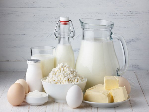 Sữa tươi và cả sữa chua, tất cả bị cùng một vấn đề: rời rạc và lạo xạo và mất một chất tốt cho sức khỏe nếu để trong ngăn đá. Vì thế, làm đông sữa không phải là ý tưởng tốt nếu đó là sữa để uống trực tiếp.
