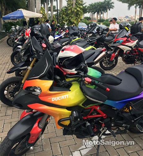 Ducati MultiStrada với dàn áo 7 sắc cầu vồng có 1 không 2 tại Việt Nam.