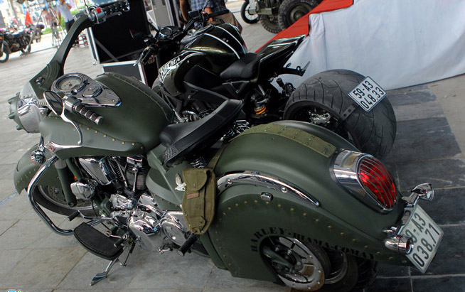 Harley-Davidson Vulcan độ phong cách nhà binh với động cơ độ lại dung tích 2.100cc.