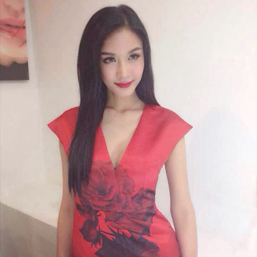 Cái tên Piyada Inthavong thực sự trở thành hiện tượng khi tham gia cuộc thi Hoa hậu Chuyển giới Quốc tế 2014.