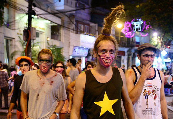 Không khí Halloween ngập tràn đường phố Hà Nội.