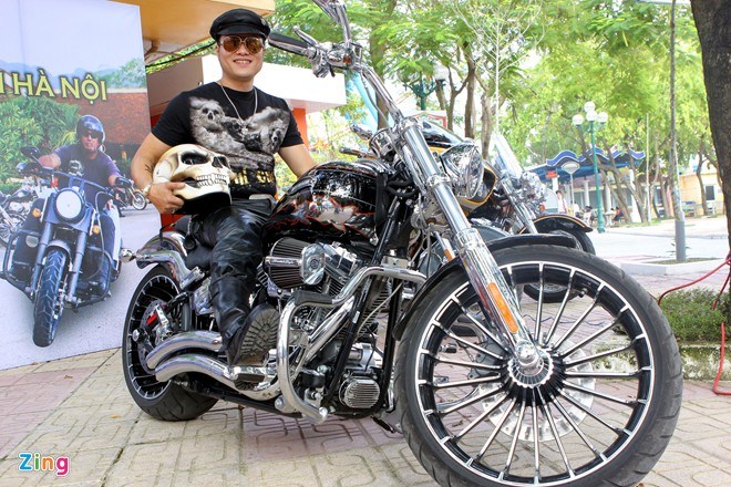 Chiếc Harley-Davidson CVO Breakout 2014 thuộc sở hữu của anh Võ Quang Hải, sinh năm 1974, thành viên câu lạc bộ Harley-Davidson Hà Nội.
