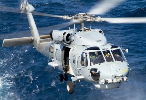 Để tăng cường hơn nữa cho lực lượng săn ngầm của mình, Singapore đã ký một hợp đồng mua thêm hai chiếc trực thăng hải quân S-70B Seahawk do hãng Sikorsky của Mỹ sản xuất.