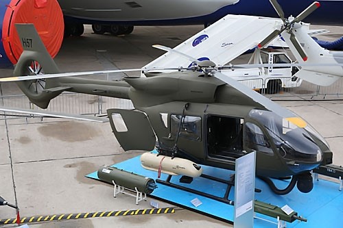 Ngoài những 'sát thủ' kể trên, hiện nay Không quân Hải quân Thái Lan còn sở hữu những chiếc trực thăng săn ngầm nổi tiếng của Mỹ, SH-60B Sea Hawk.