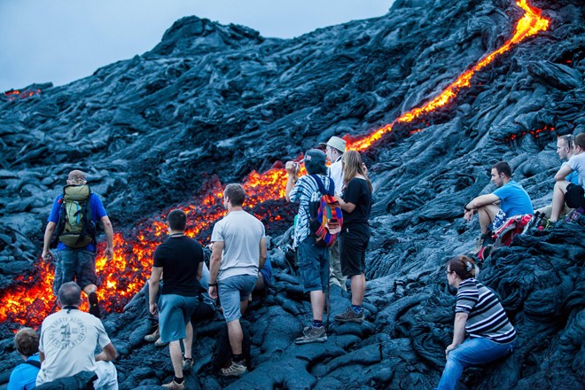 Núi lửa ở Hawaii (Mỹ): Tuy nhiên, ban quản lý công viên quốc gia đã ngừng tour tham quan bằng xe đạp vào năm 2007 sau cái chết của 3 du khách và rất nhiều người bị thương trong vòng một năm.