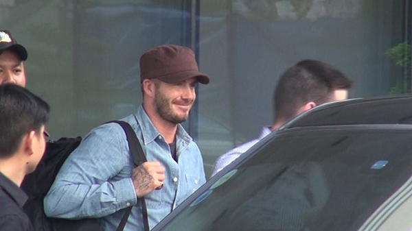 Sau khi ở Hà Nội, Beckham đã đáp chuyến bay vào Sài Gòn.