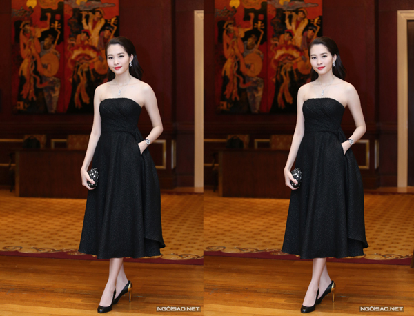Chiếc váy đen nay được hoa hậu diện trong một sự kiện chiêu đãi khách hàng của một thương hiệu thời trang cao cấp thế giới vào tối 12/11 tại Sài Gòn.