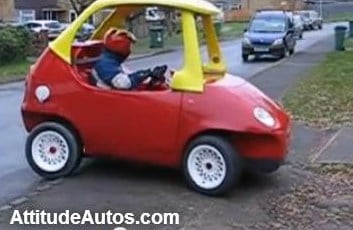 Daewoo Matiz. Một kỹ sư người Anh đã độ chiếc Daewoo Matiz của mình theo phong cách xe đồ chơi Coupe Cozy. Xe được trang bị động cơ 800cc với tốc độ tối đa lên đến 96km/h.