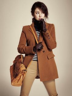 Yoon Eun Hye luôn được xem là một biểu tượng thời trang của giới trẻ Hàn Quốc. Cô luôn cập nhật xu hướng hot của thế giới và nhiều người học hỏi phong cách thời trang.