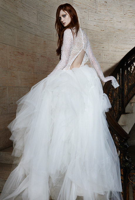 Kiểu váy mang âm hượng Chạng vạng được Vera Wang lăng xê cho mùa cưới 2014.