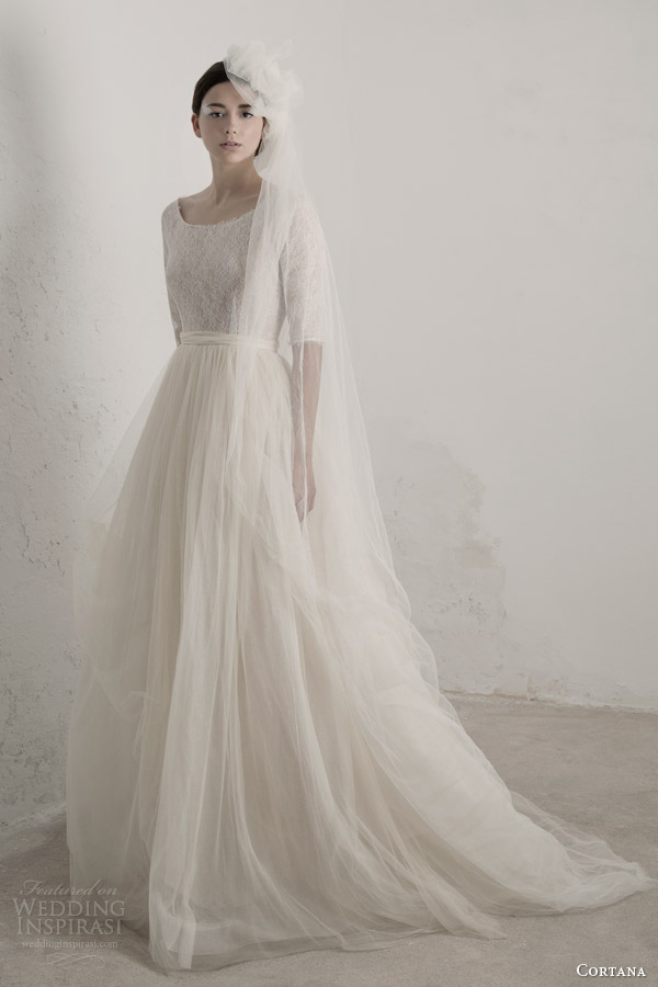 Thiết kế đơn giản, kín đáo, điệu đà kiểu công chúa mà vẫn thời thượng là kiểu váy mà cô dâu nào cũng muốn sở hữu.