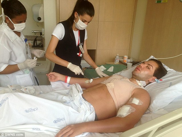 Anh Rodrigo Alves đã mất cả núi tiền để đại tu cơ thể.