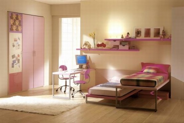 Trang trí phòng ngủ màu hồng đáng yêu.