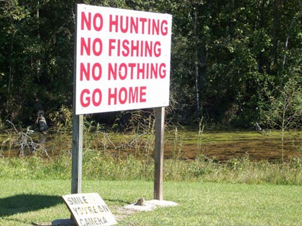 'Ở đây không được săn bắn, không được câu cá, không được làm gì cả, về nhà đi'