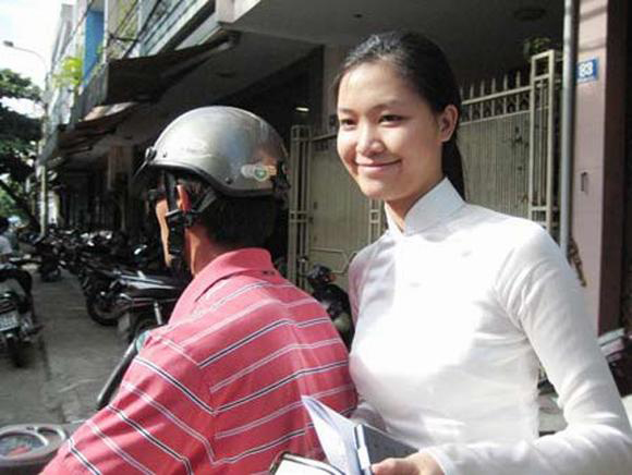 Nhan sắc Hoa hậu Thùy Dung thời còn là học sinh cấp 3.