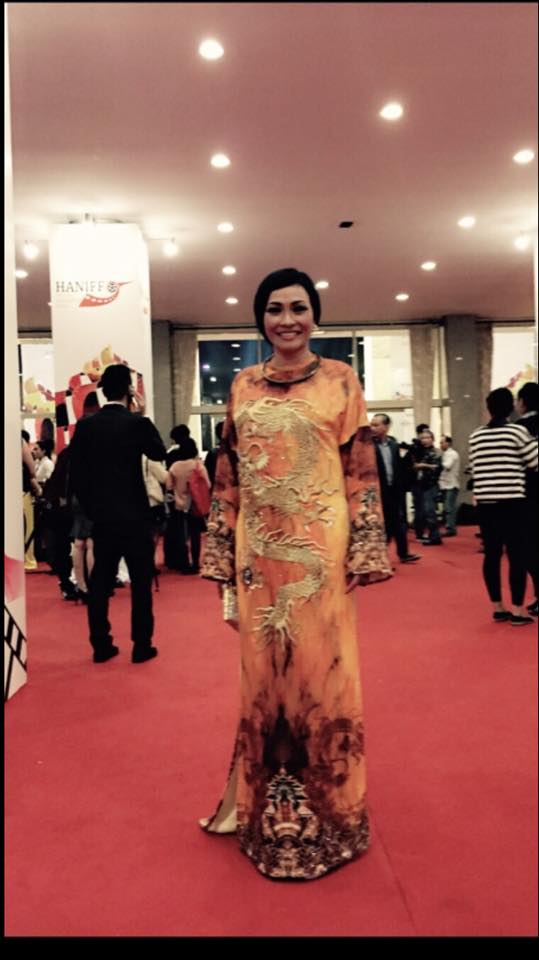 Phương Thanh mặc áo dài ấn tượng tại liên hoan phim Quốc tế Hà Nội 2014.