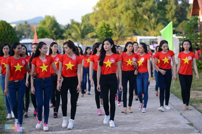 38 thí sinh của Hoa hậu Việt Nam vừa có chuyến thăm nhà tù Phú Quốc.