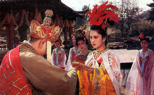 Số là, khi đóng Tây Du Ký, Chu Lâm đã 33 tuổi và có gia đình. Sau bộ phim, cô đã kết thúc hôn nhân của mình.