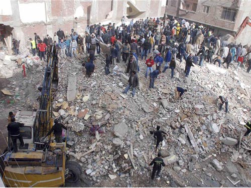 Một quan chức tại Cairo cho biết, sau khi tòa nhà 8 tầng bị sụp đổ chính quyền địa phương đã chủ động sơ tán người dân sinh sống quanh khu vực này.