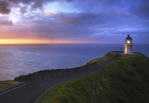 Cape Reinga tọa lạc tại phía bắc New Zealand, cao 290 m tính từ mặt biển.