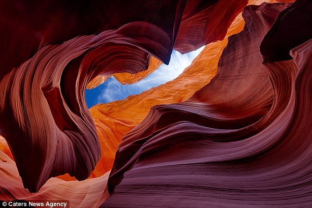 Ẩn khuất sâu trong sa mạc Arizona, vùng sa thạch The Wave được ví như là một bản sao của một địa điểm trên sao Hỏa.
