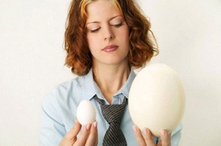 Trứng còn giúp giảm cân. Lòng trắng trứng gà nếu được thêm vào bữa ăn sáng sẽ cung cấp protein giúp cảm giác no kéo dài trong nhiều giờ hơn.