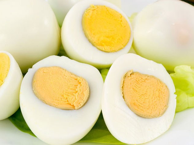 Hàm lượng chất béo trong một quả trứng vừa đủ và chất béo bão hòa đủ cho lượng cần thiết của cơ thể mỗi ngày.