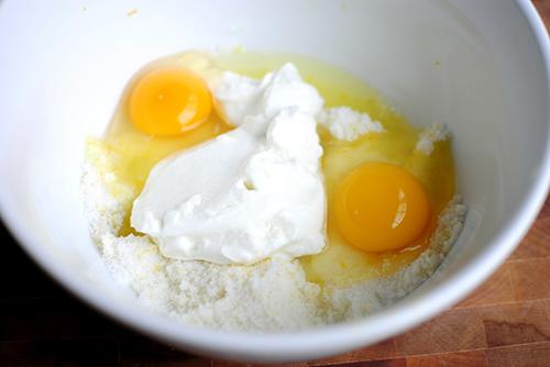 Nhiều người tin rằng trứng gà có những ảnh hưởng xấu như cholesterol. Nhưng hiện nay các nhà nghiên cứu tin rằng việc ăn trứng gà không có bất kỳ ảnh hưởng nào.
