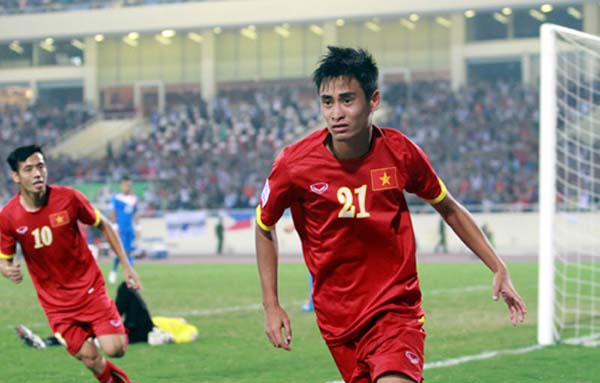 Tuyển Việt Nam chơi một trận lên đồng trước đối thủ mạnh để giành ngôi đầu bảng A. Ba bàn thắng của Hoàng Thịnh, Minh Tuấn và Thành Lương đều là các tuyệt phẩm.