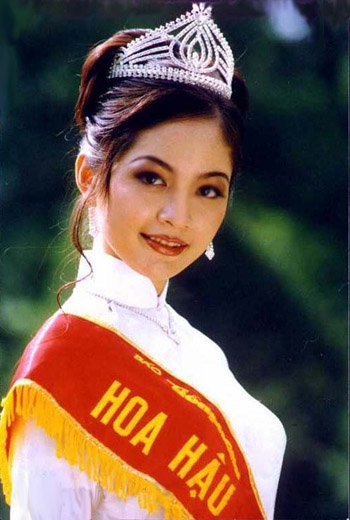 Hoa hậu Việt Nam 1996, Thiên Nga, vào thời điểm đó được đánh giá cao về nhan sắc với đôi mắt to tròn, khuôn mặt mang vẻ Á Đông thuần khiết.
