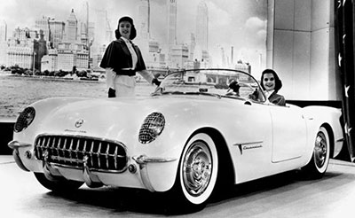 Chevrolet Corvette. Trong 6 thập niên qua, Corvette đã được coi như một phần của văn hóa Mỹ. Những chiếc xe thể thao này là sự lựa chọn của các ngôi sao điện ảnh, ca sĩ, nhạc sĩ.