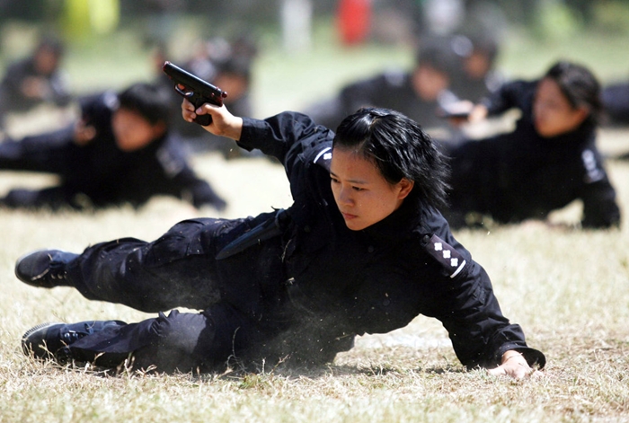 Nữ cảnh sát tập trận ở Vũ Hán, thủ phủ của tỉnh Hồ Bắc của Trung Quốc.